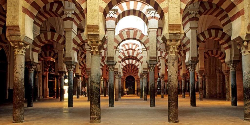 Sunny Holiday Apartment In The Historic Centre- Private Parking Córdoba Exterior foto
